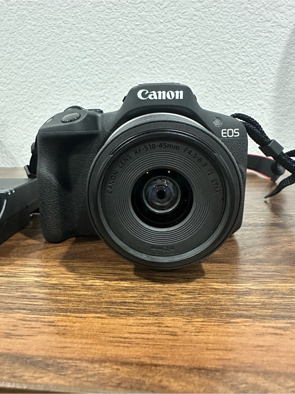 Canon EOS R50 Camera - Picture 3 of 13